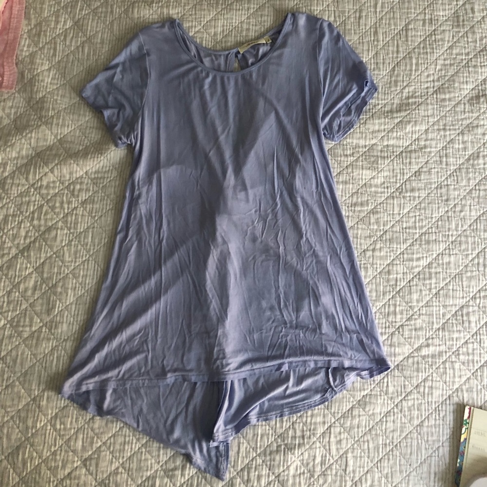 Soft tunic with twist back